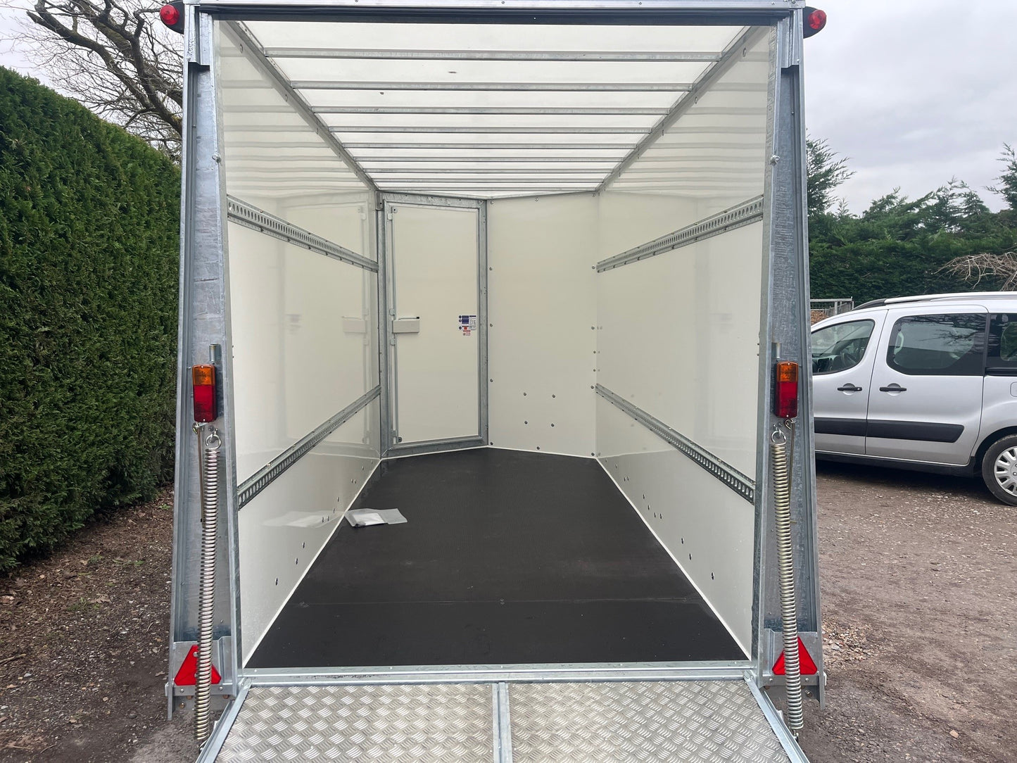 Brand New Ifor Williams BV126