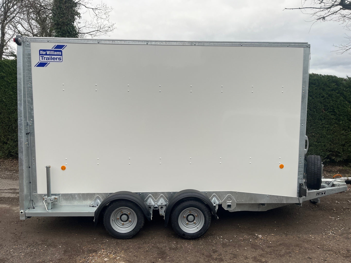 Brand New Ifor Williams BV126