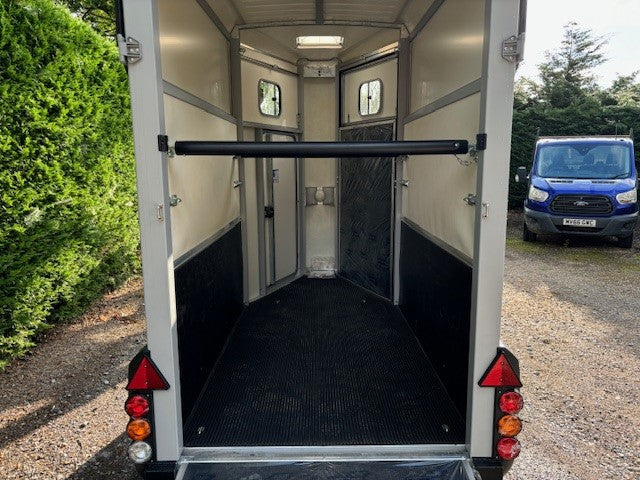 Brand New Ifor Williams HB403 UNI38220