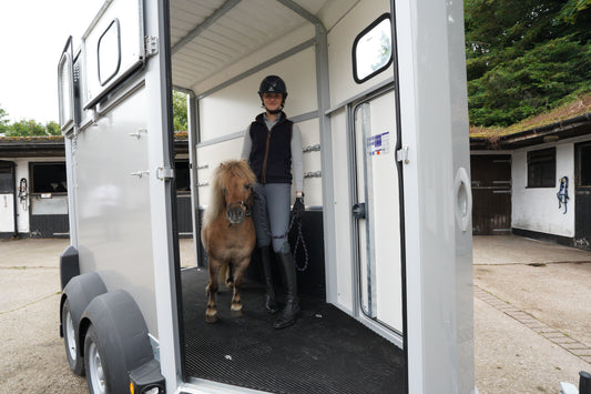 HB403 Single Horsebox