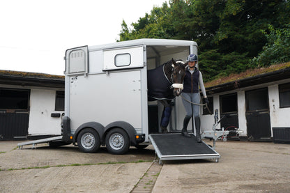 HB403 Single Horsebox