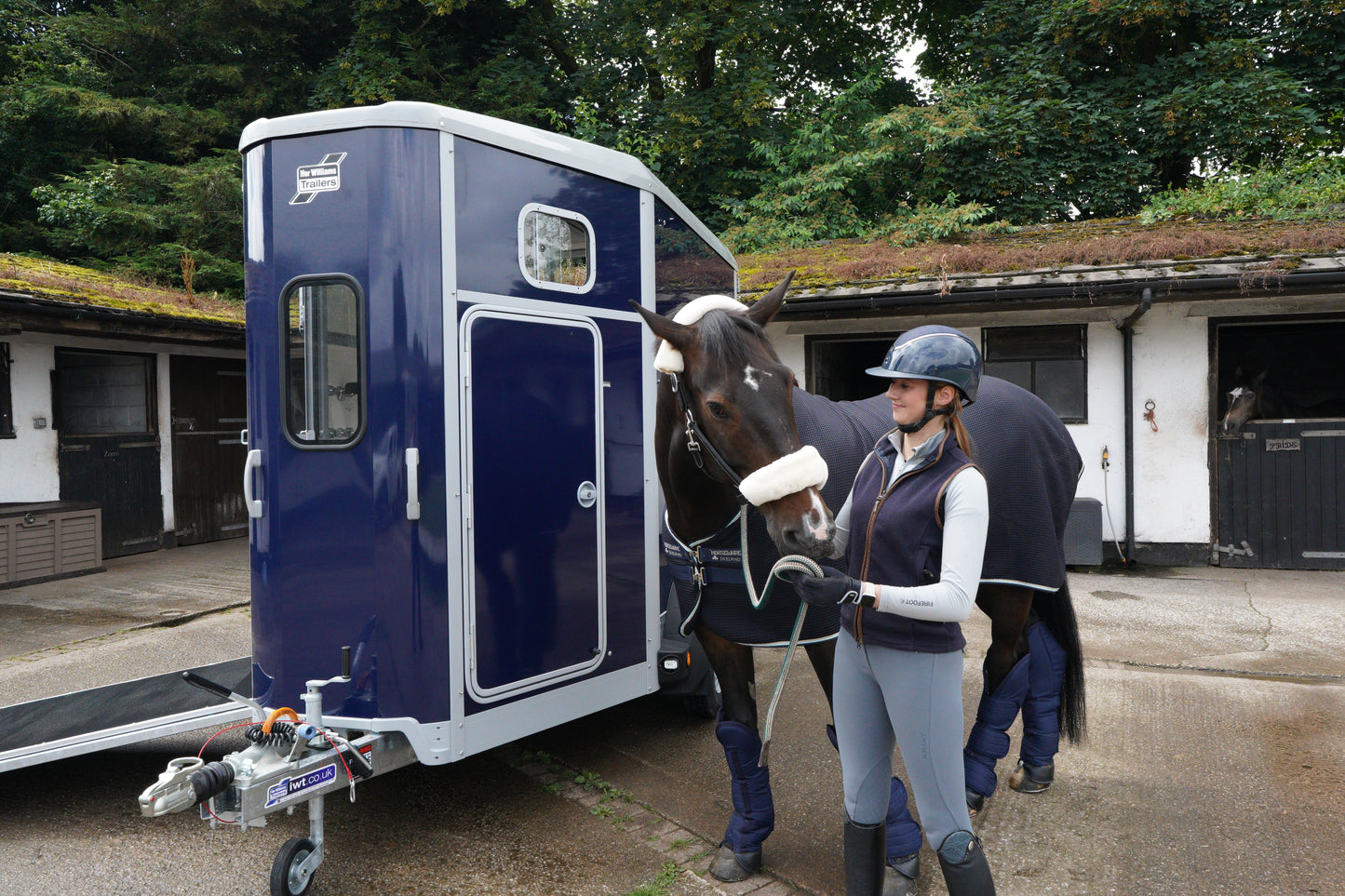 HB506 Double Horsebox