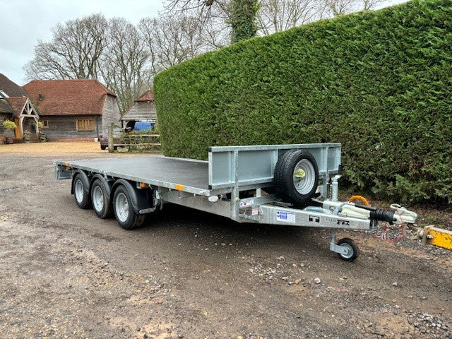 Brand New Ifor Williams LM146TRI Headboard