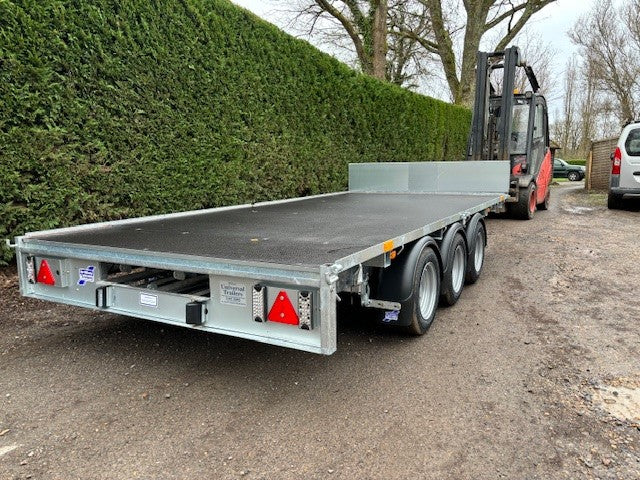 Brand New Ifor Williams LM146TRI Headboard